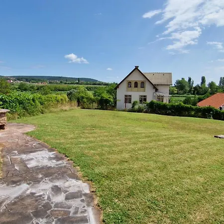 Paloznaki Nyaralo * Paloznak